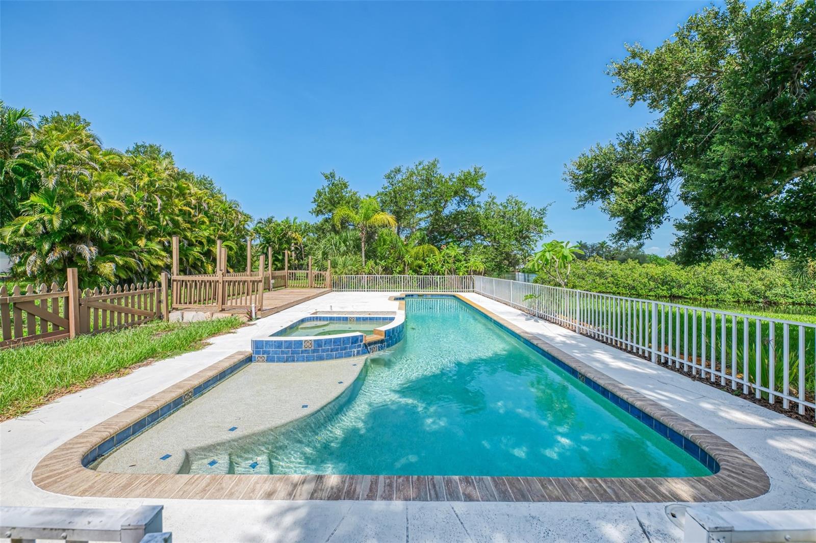 ENGLEWOOD GARDENS - Residential