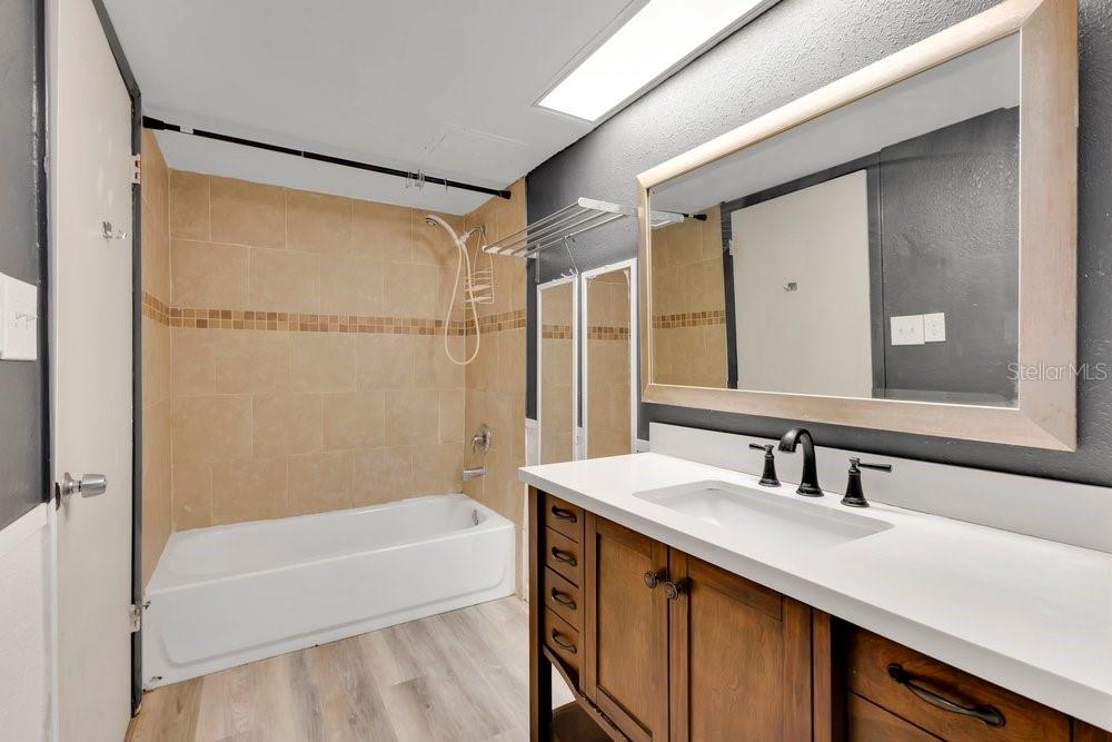 ALLIANCE CONDO - Residential
