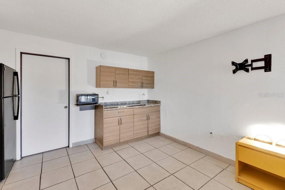 ALLIANCE CONDO - Residential