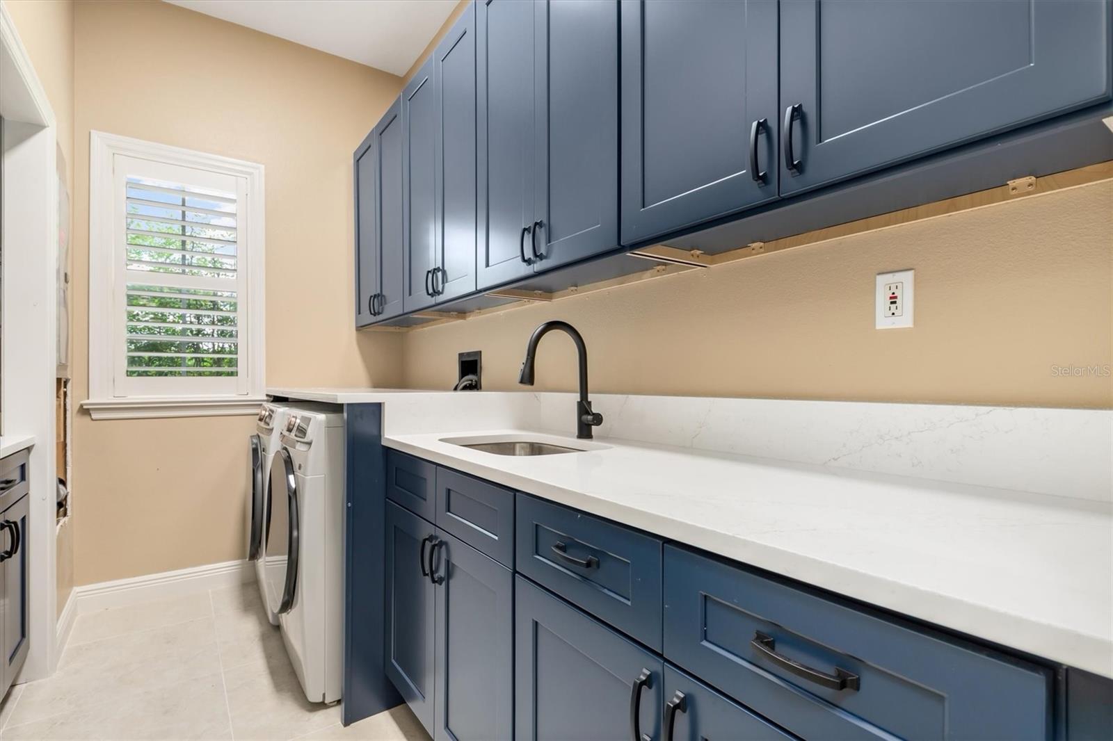 SUNNYBREEZE OAKS SUB - Residential