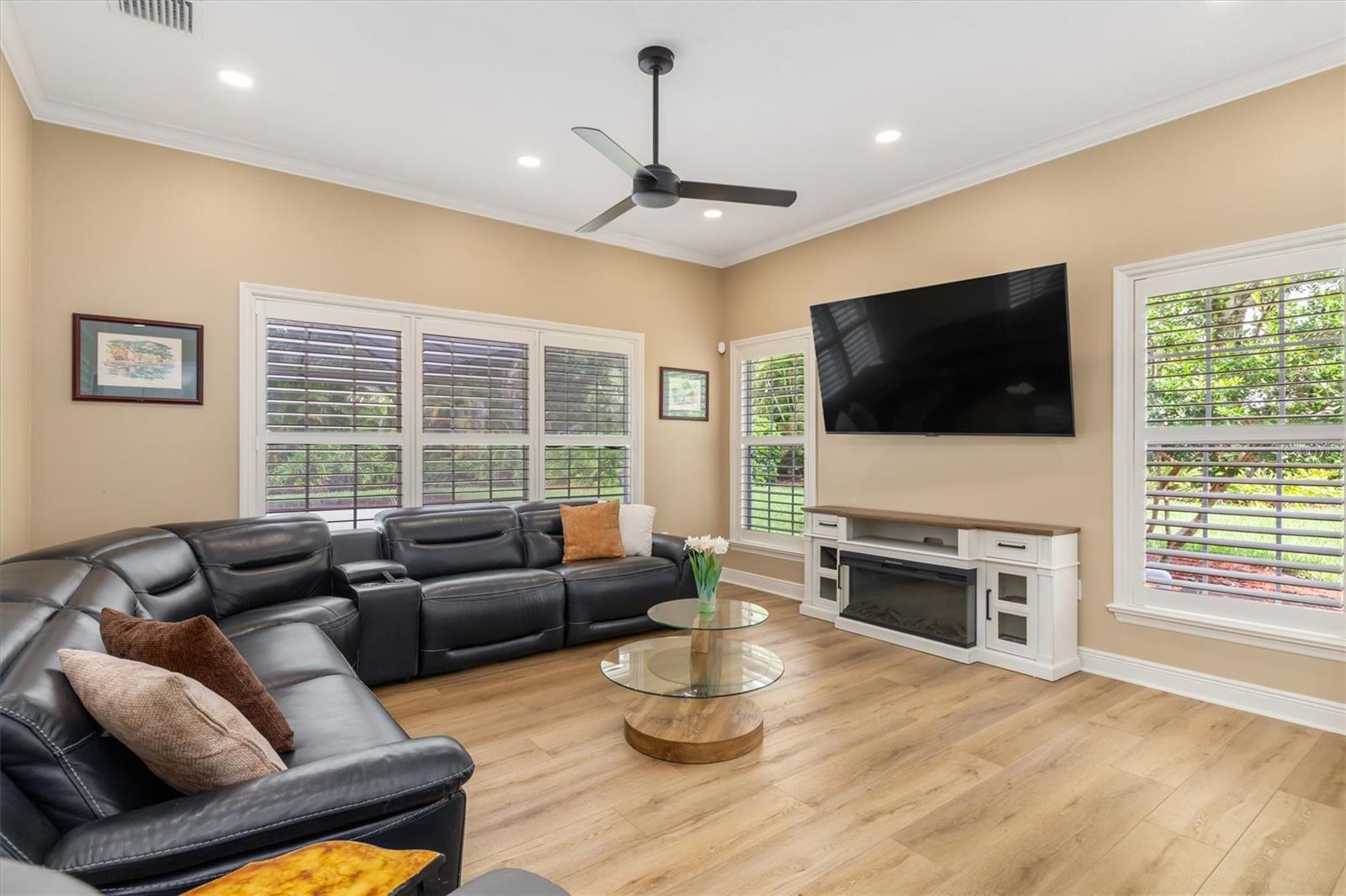 SUNNYBREEZE OAKS SUB - Residential