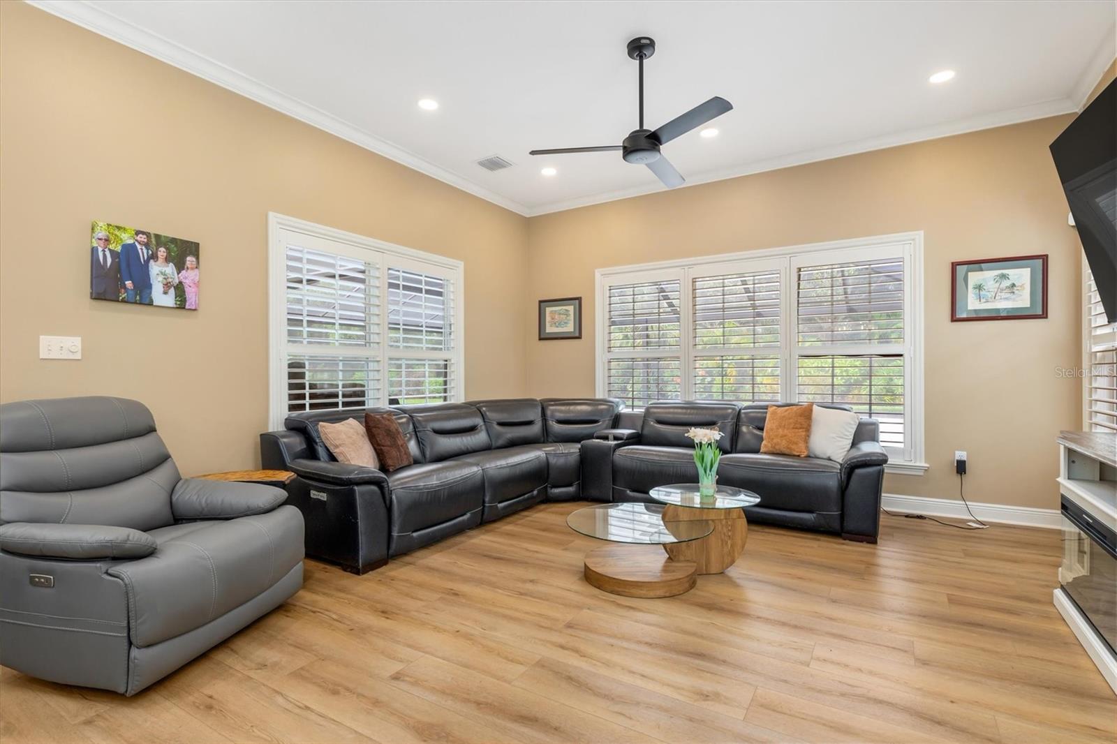 SUNNYBREEZE OAKS SUB - Residential