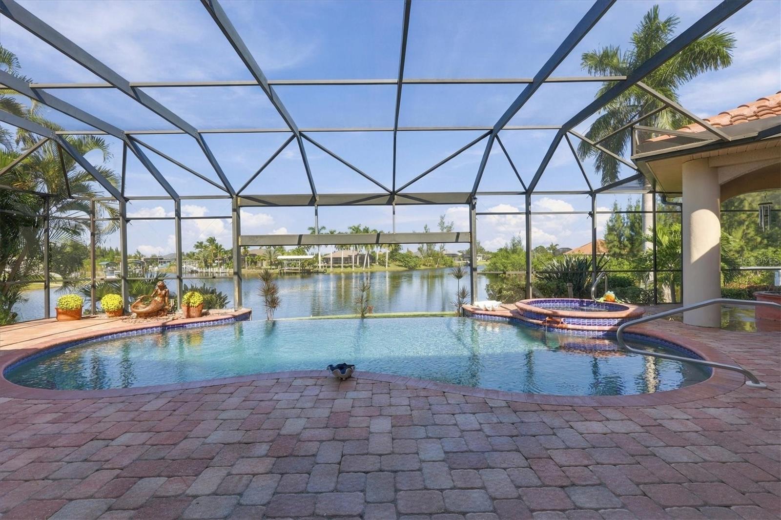 SOUTH GULF COVE - Residential