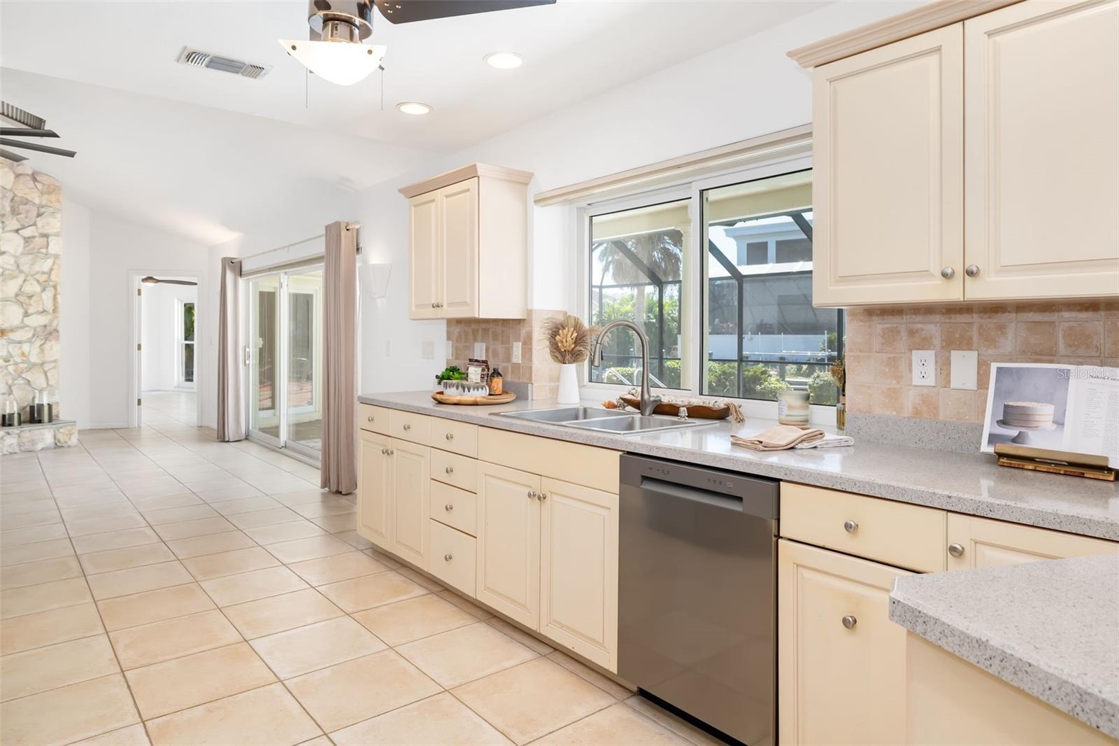 SIESTA ISLES - Residential