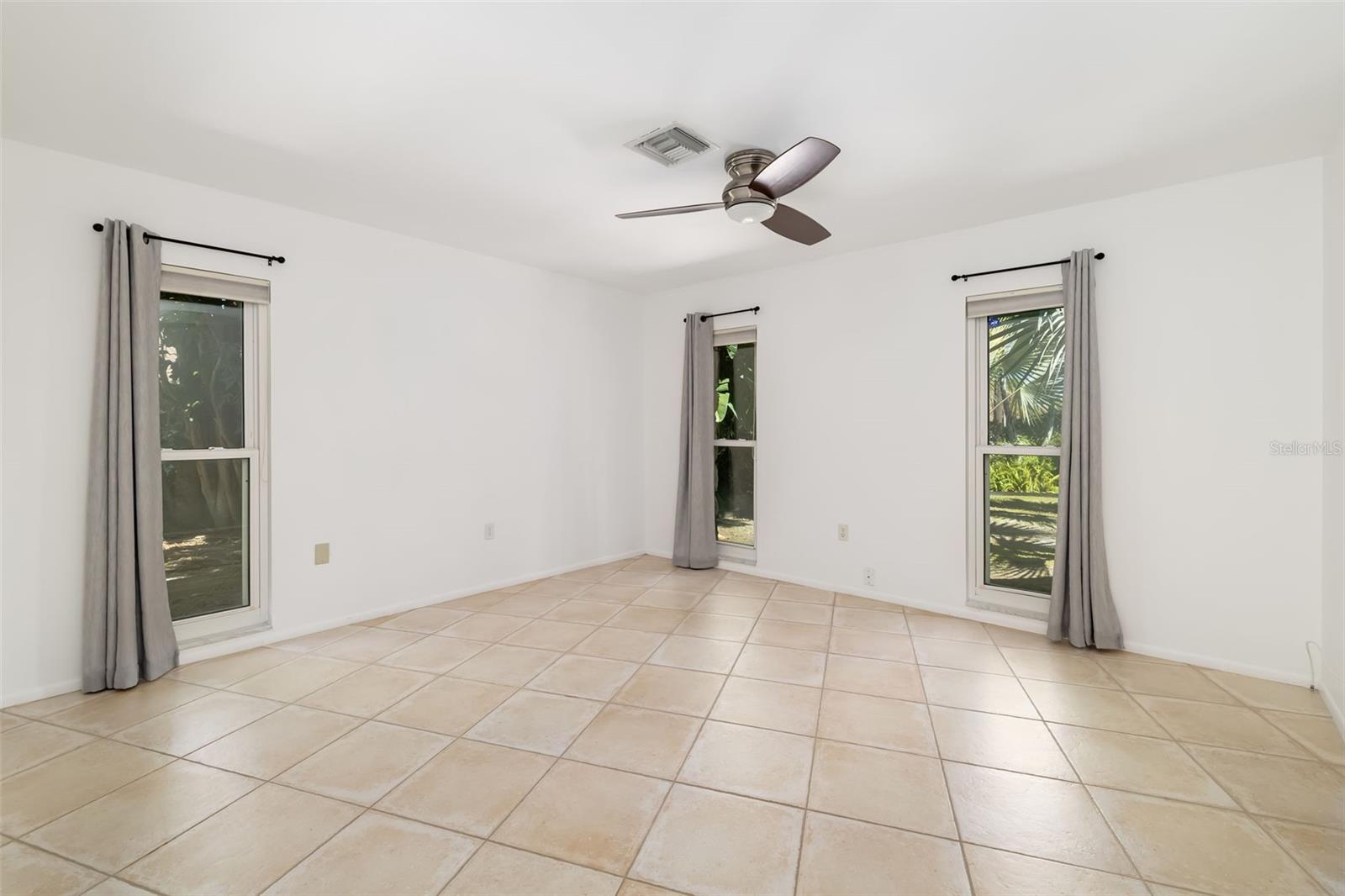 SIESTA ISLES - Residential