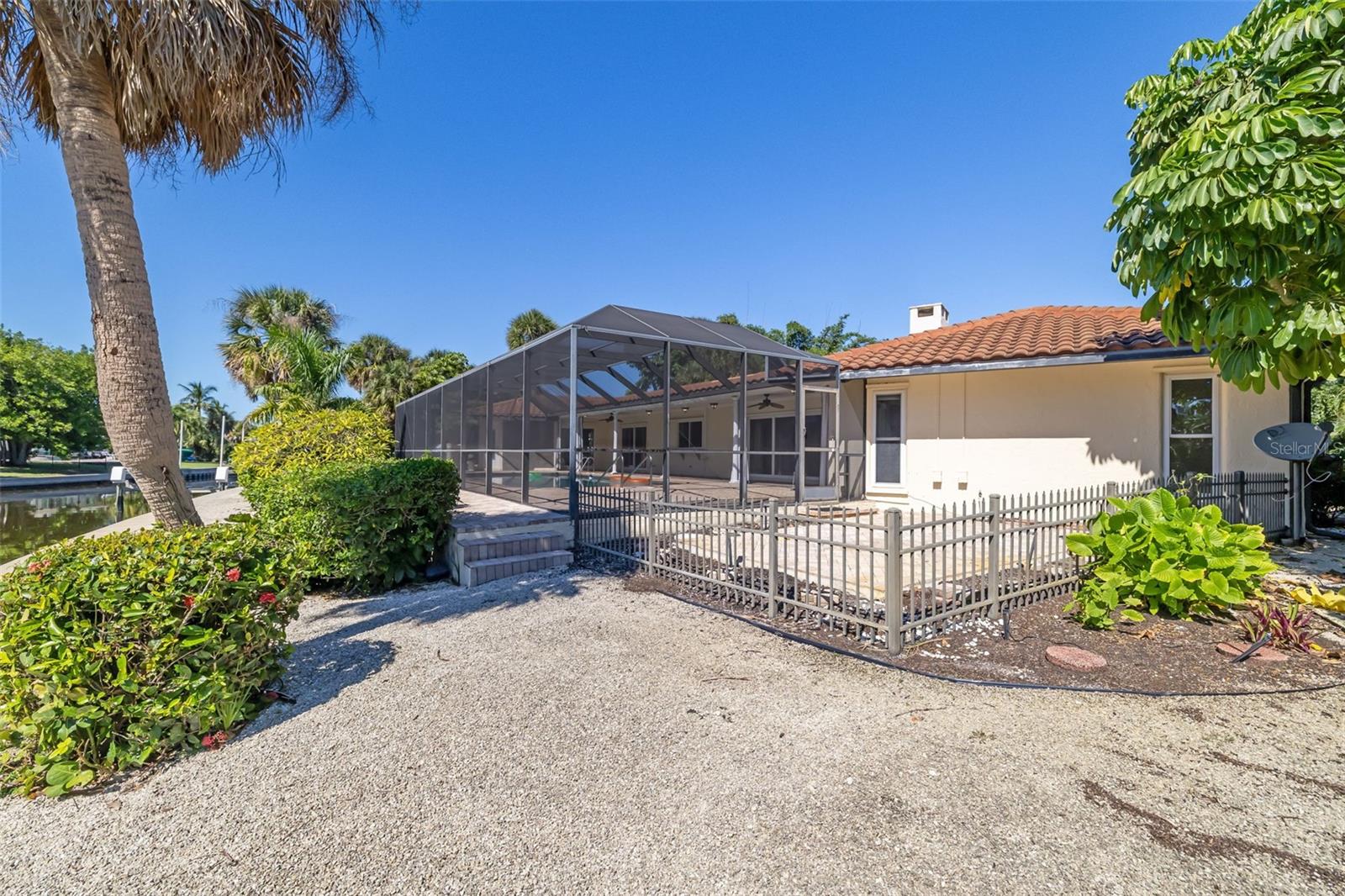 SIESTA ISLES - Residential