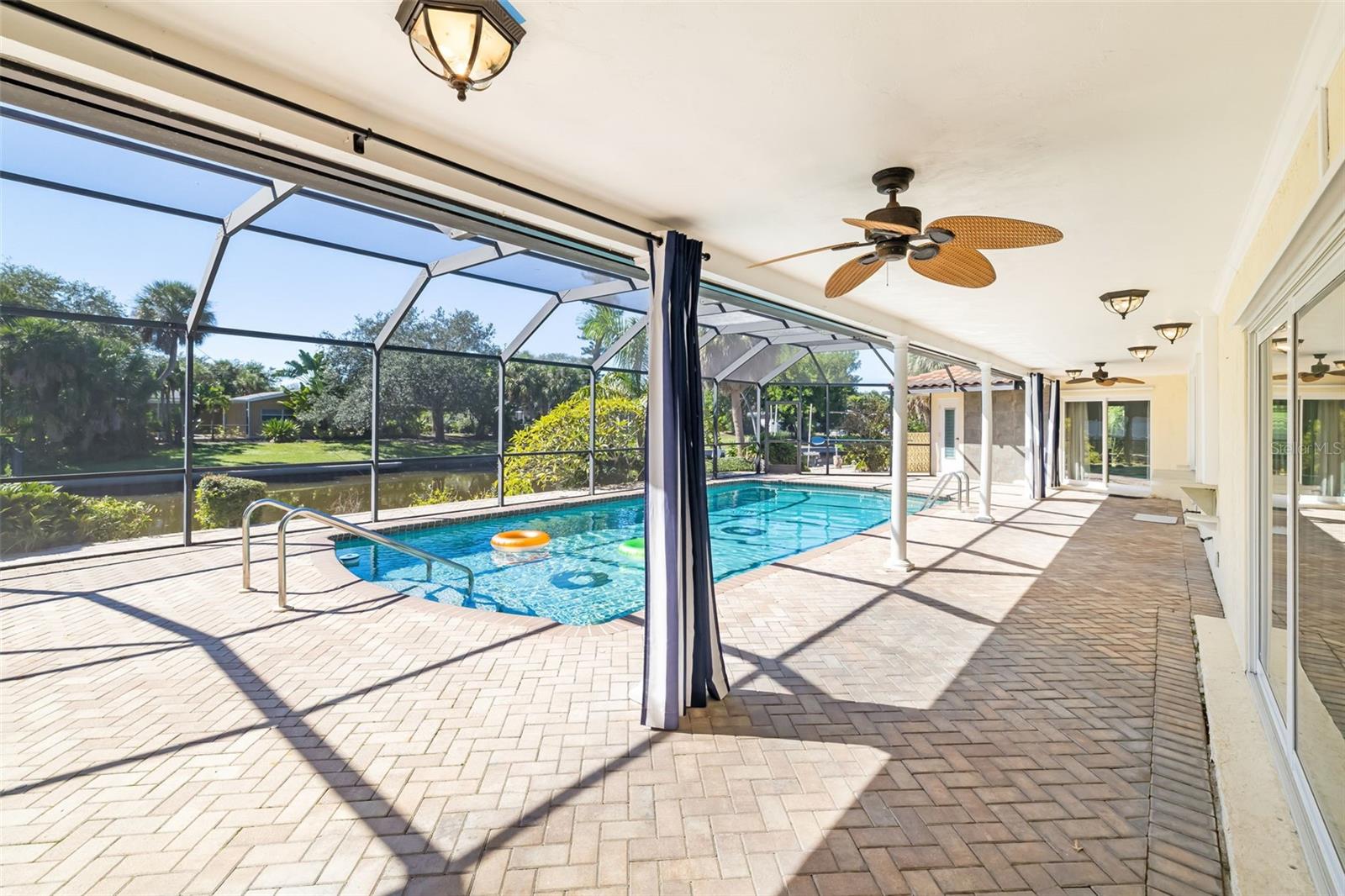 SIESTA ISLES - Residential