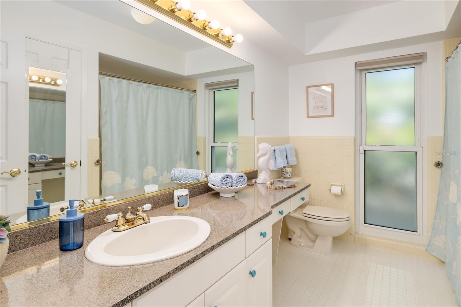 SIESTA ISLES - Residential