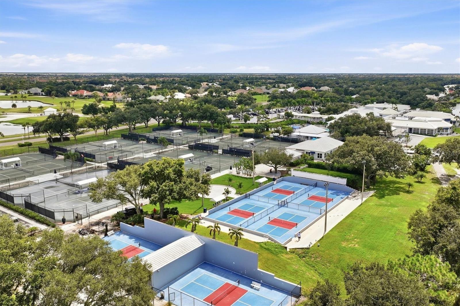 CLUBSIDE VILLAS - Residential
