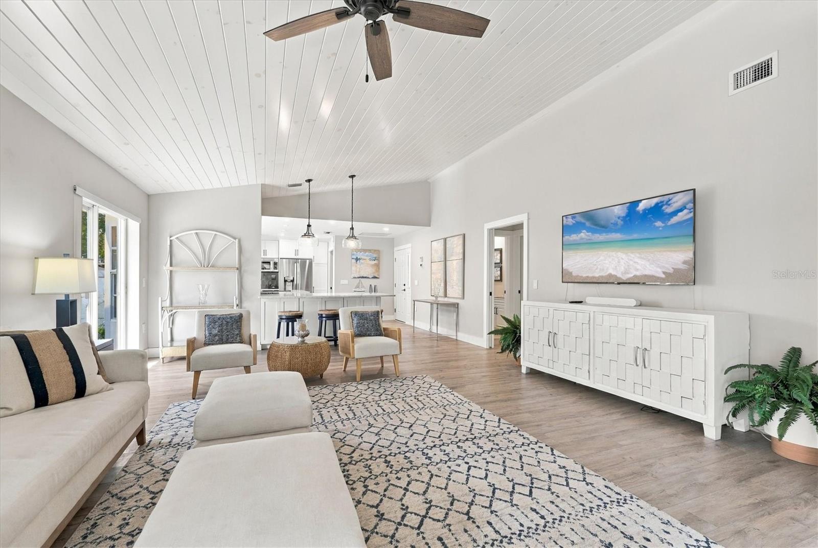 CLUBSIDE VILLAS - Residential