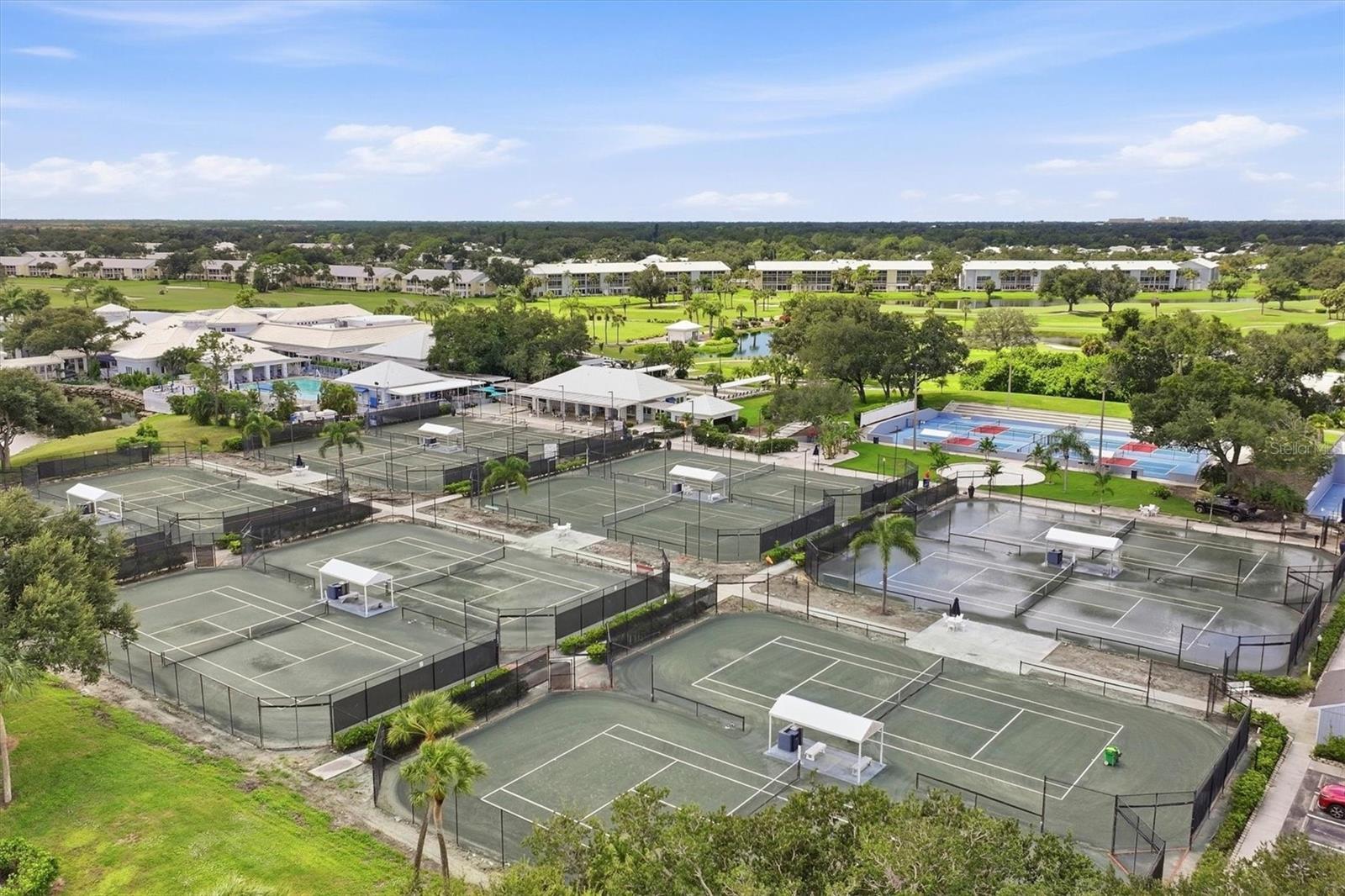 CLUBSIDE VILLAS - Residential