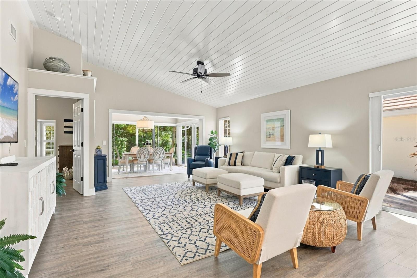 CLUBSIDE VILLAS - Residential