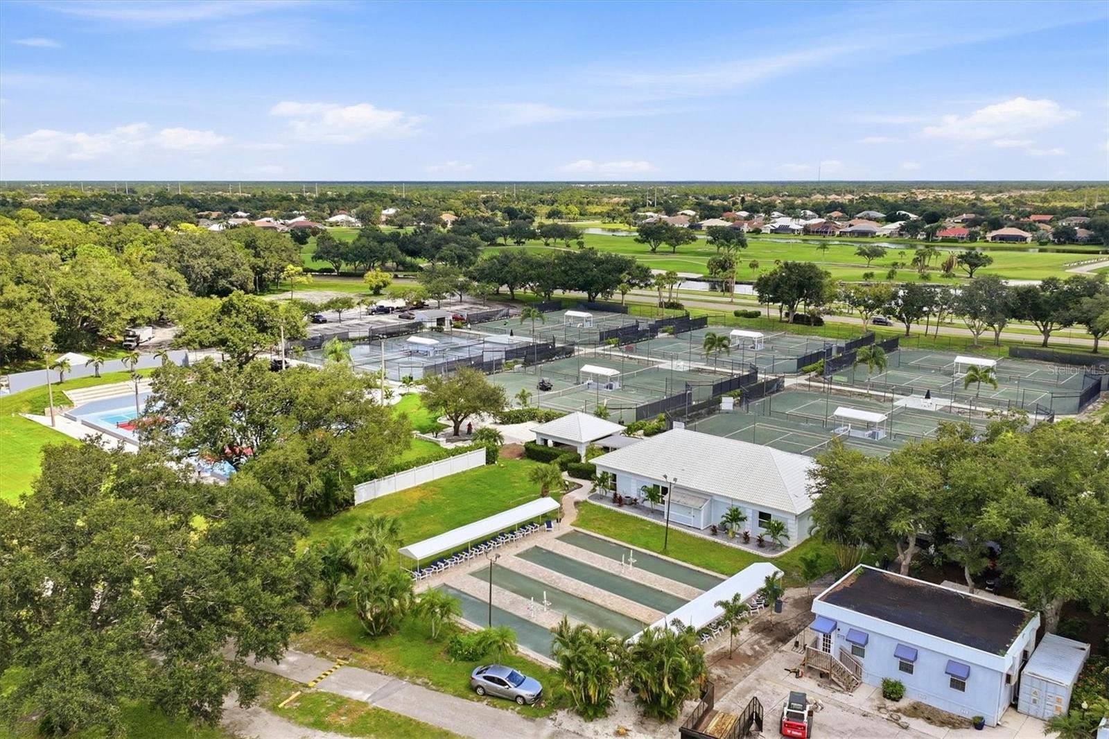 CLUBSIDE VILLAS - Residential