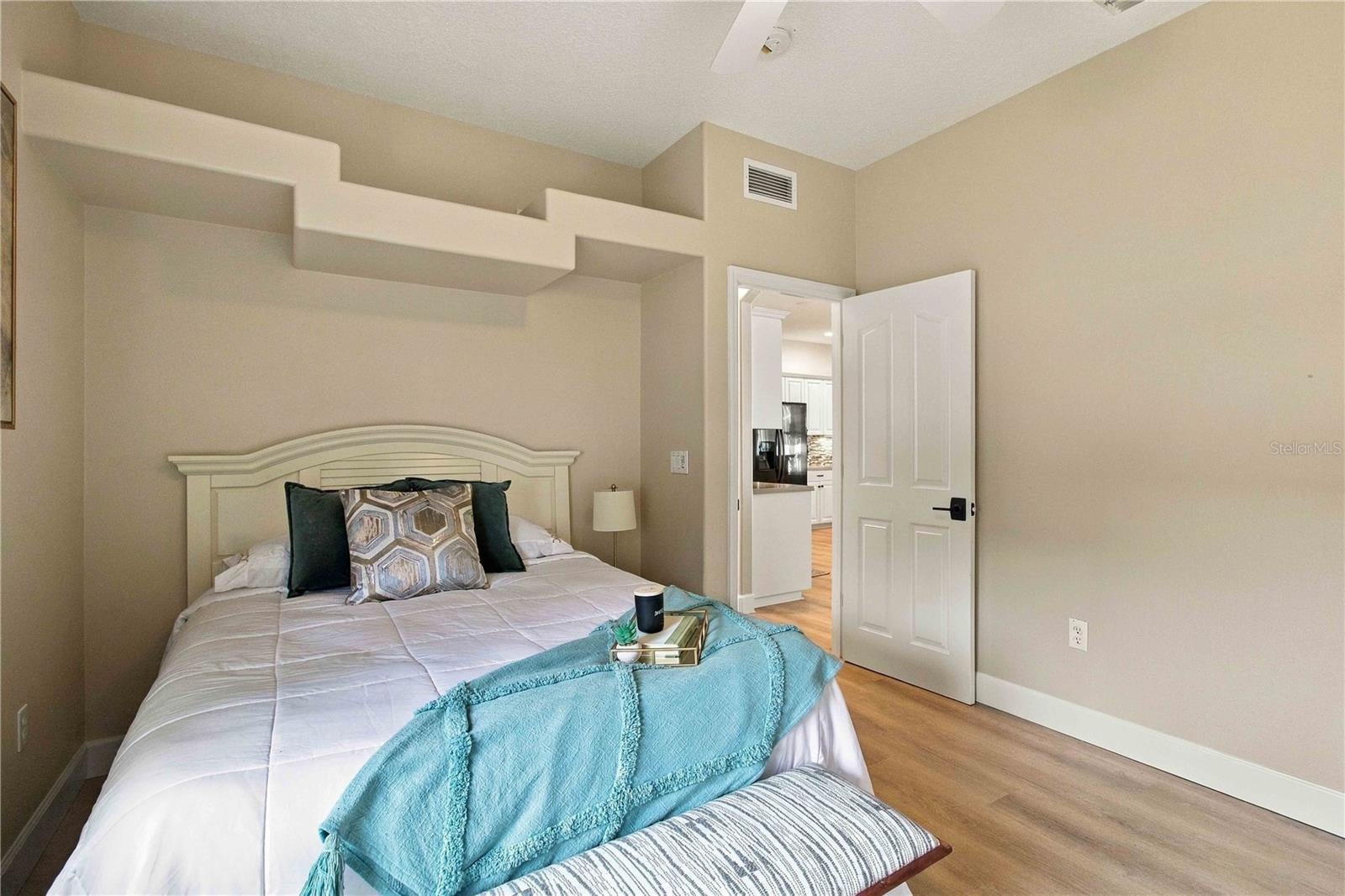 EASTLAKE - Residential
