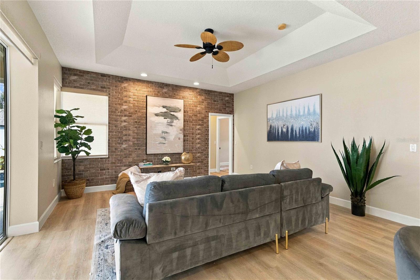 EASTLAKE - Residential