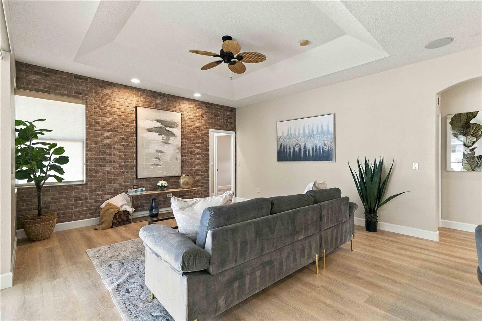 EASTLAKE - Residential