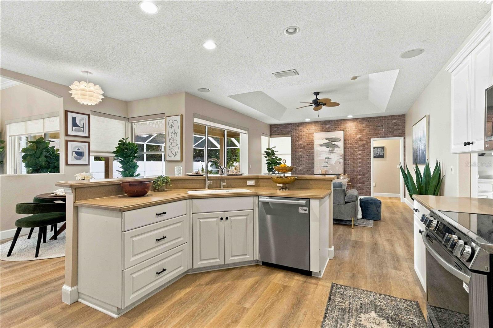 EASTLAKE - Residential