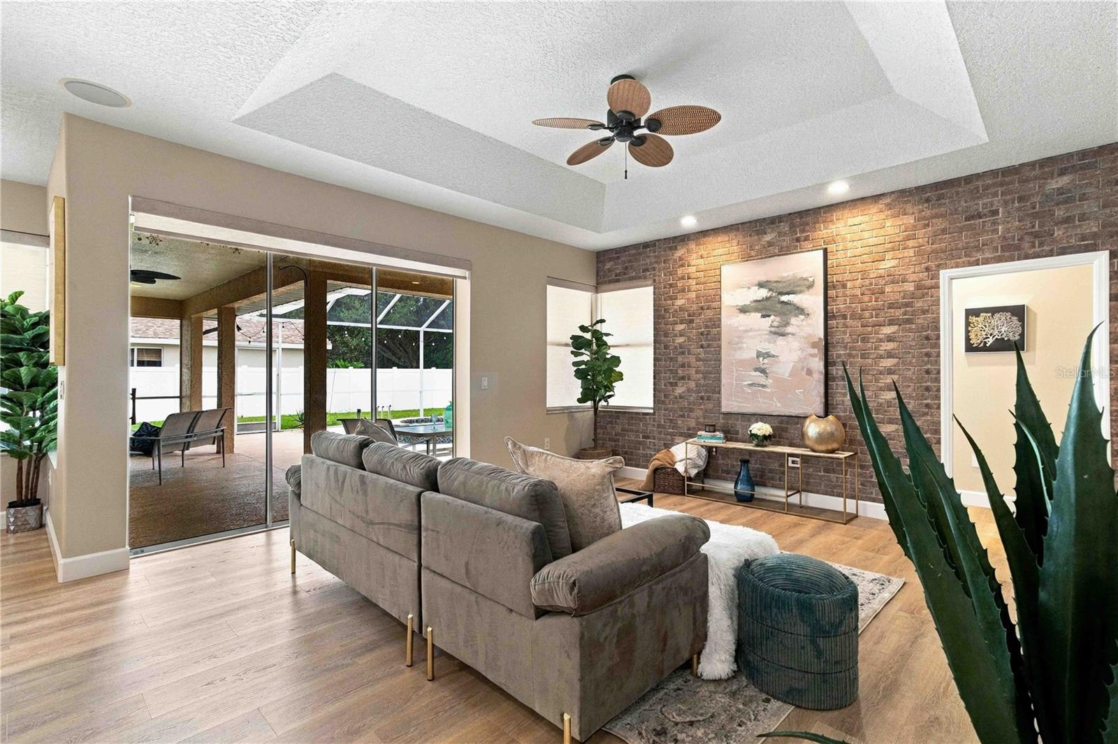 EASTLAKE - Residential