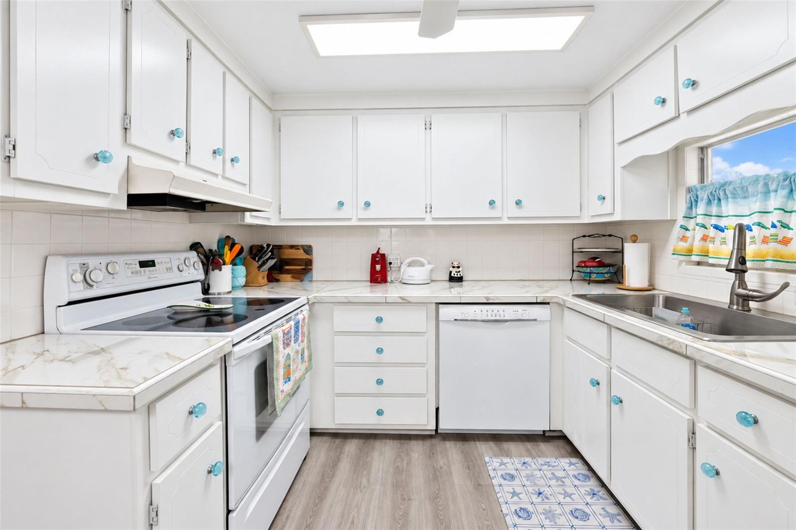 MAPLE LEAF ESTATES - Residential