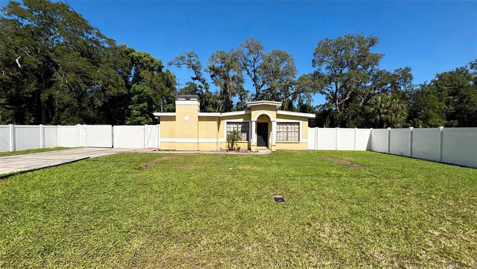 TAMPAS NORTH SIDE COUNTRY CLU - Residential