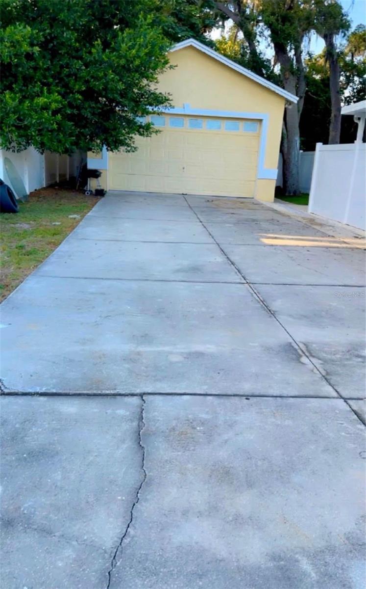 TAMPAS NORTH SIDE COUNTRY CLU - Residential