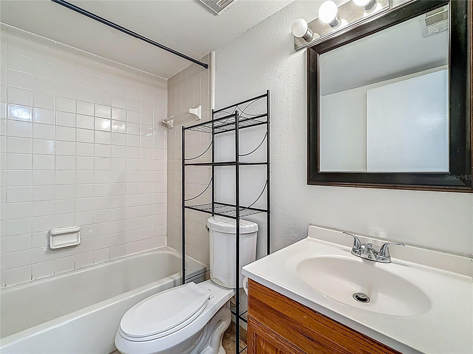 NORTH OAKS CONDO II - Residential