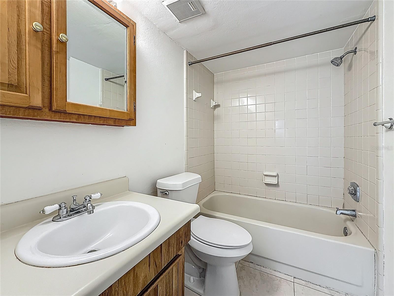 NORTH OAKS CONDO II - Residential