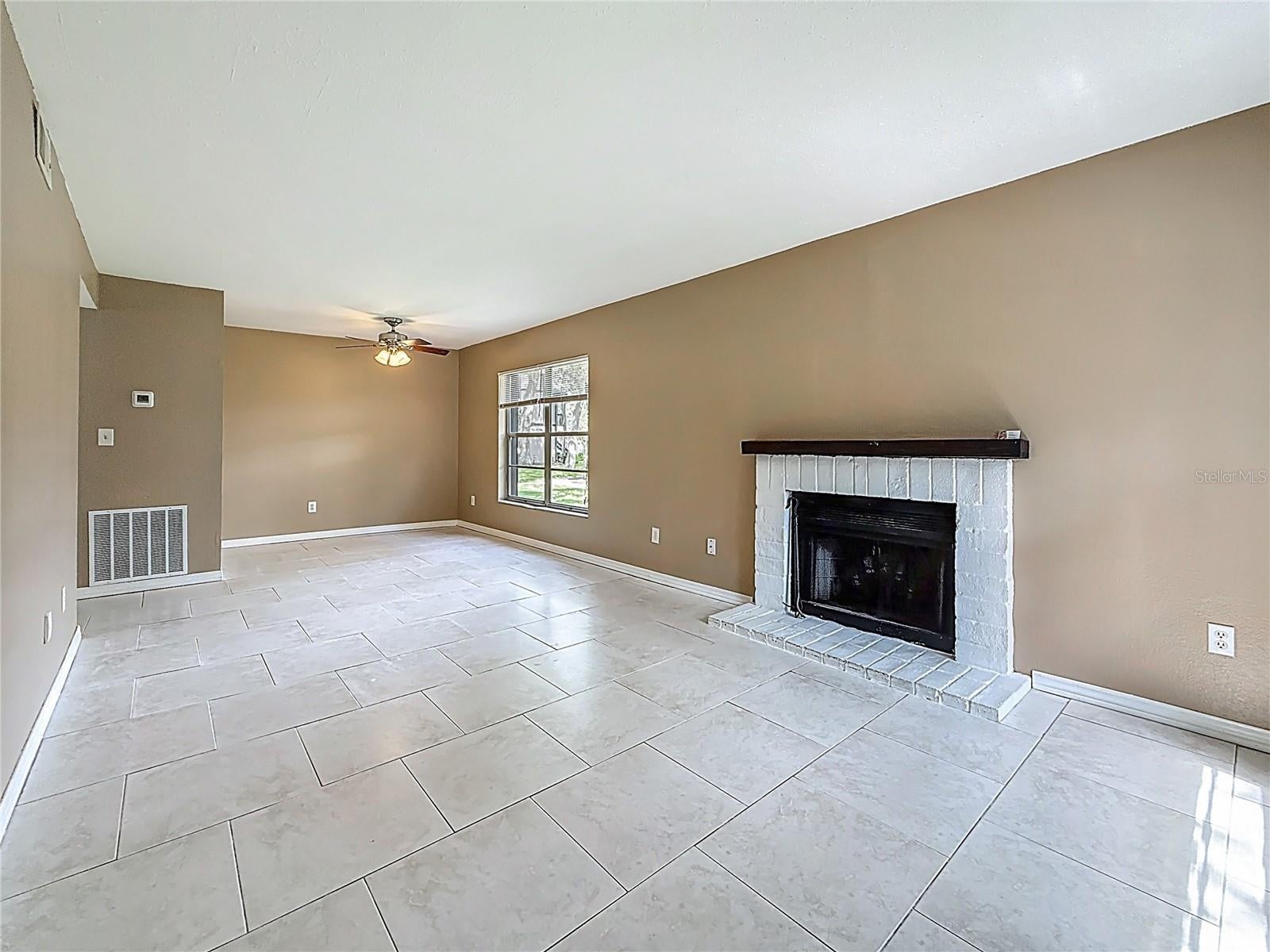 NORTH OAKS CONDO II - Residential