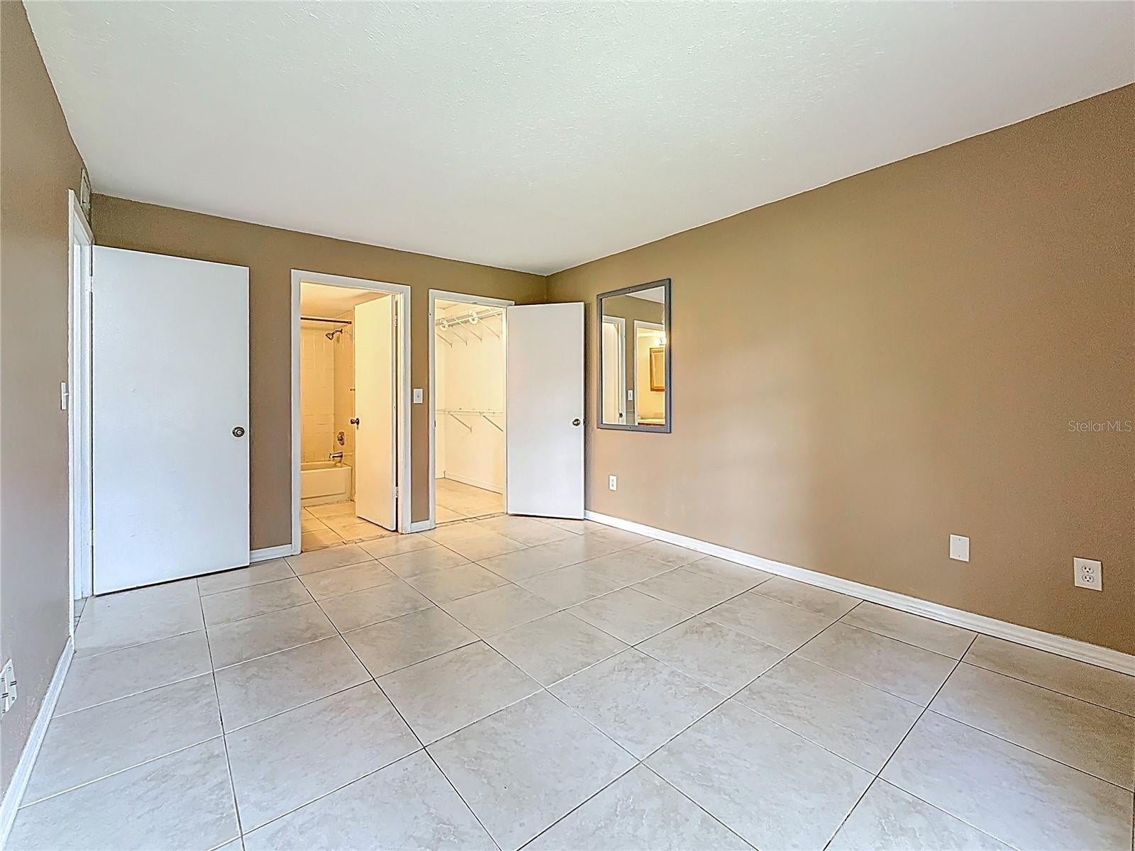 NORTH OAKS CONDO II - Residential