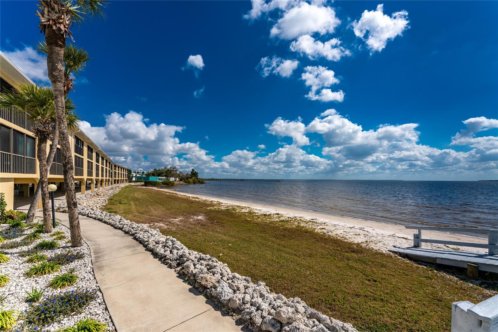 TARPON BAY PH 02 BLDG C - Residential