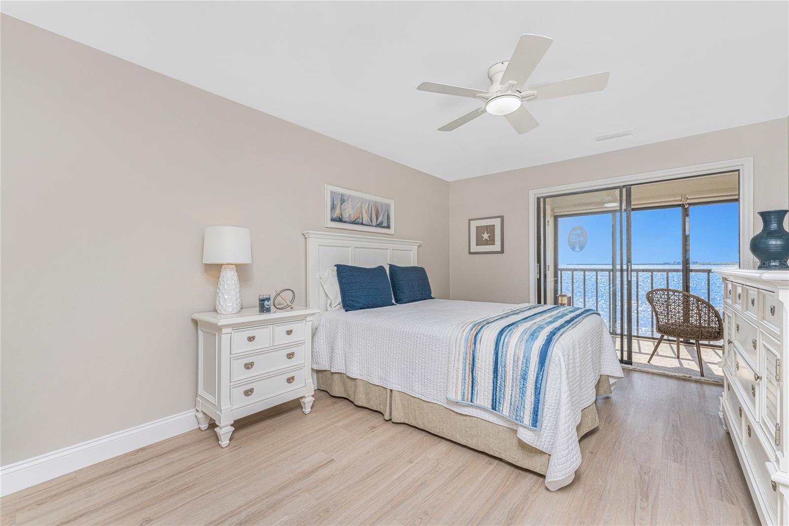 TARPON BAY PH 02 BLDG C - Residential