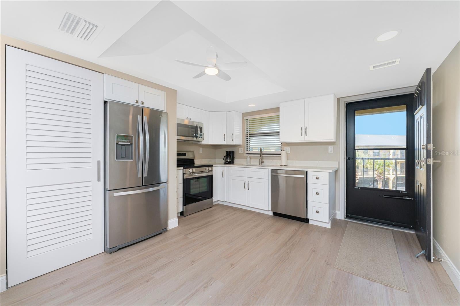 TARPON BAY PH 02 BLDG C - Residential