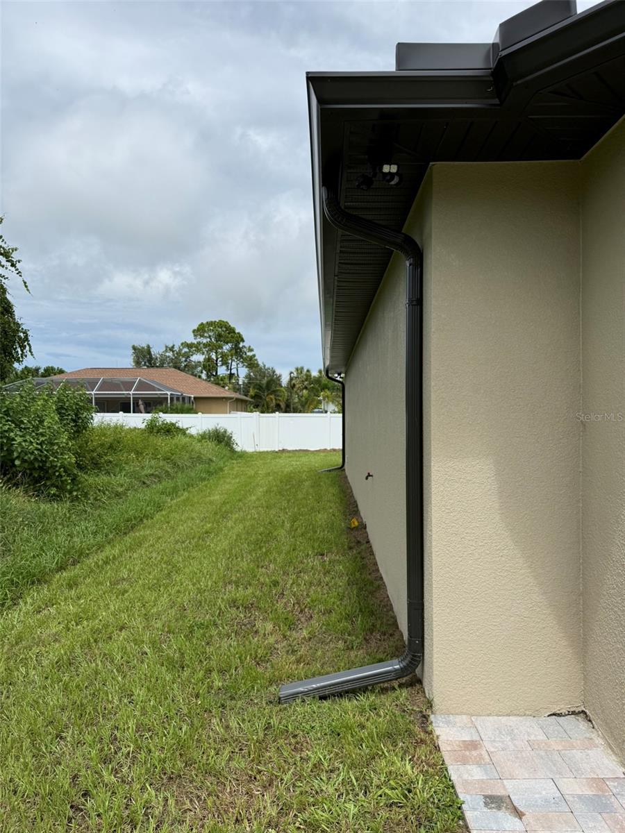LOT 4 BLK 491 8TH ADD TO PORT CHARLOTTE - Residential