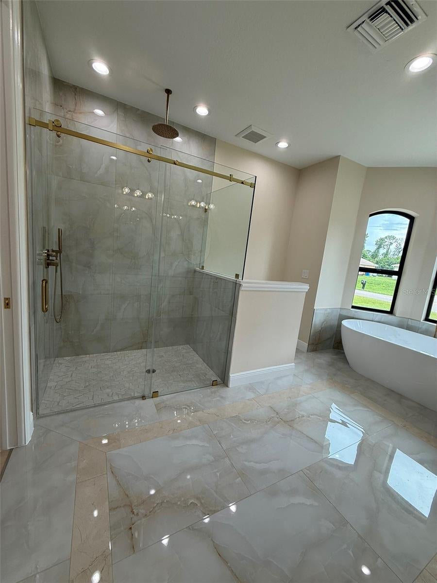 LOT 4 BLK 491 8TH ADD TO PORT CHARLOTTE - Residential