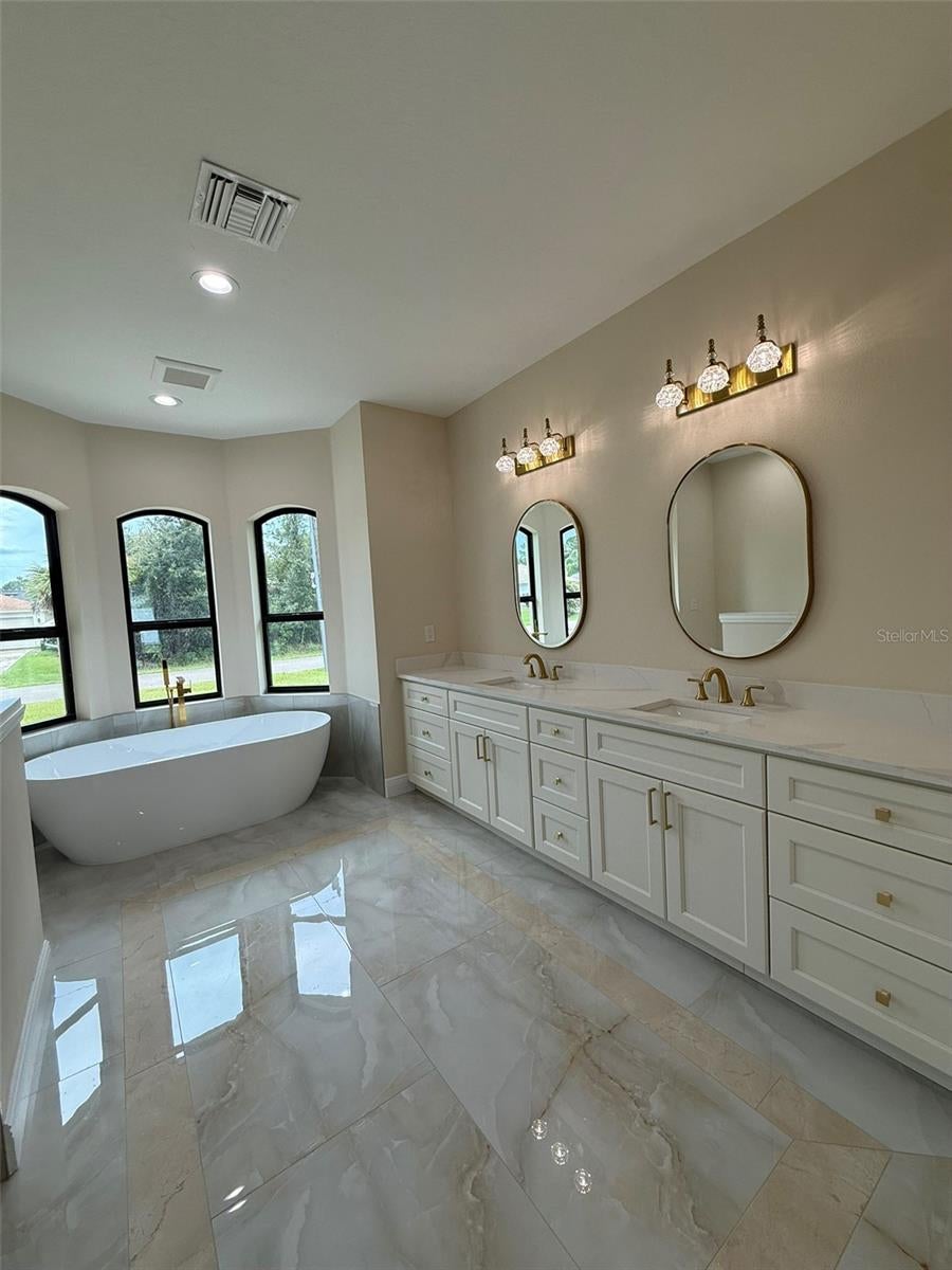 LOT 4 BLK 491 8TH ADD TO PORT CHARLOTTE - Residential