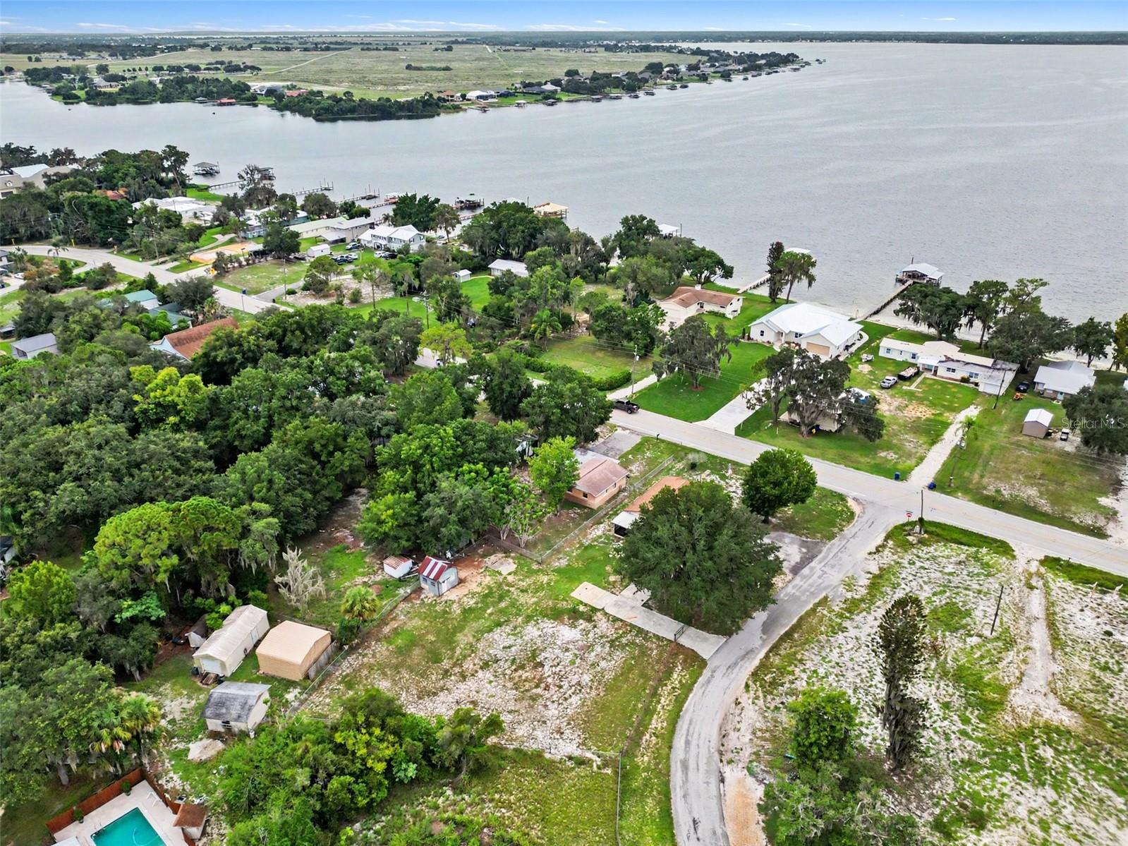 LAKE HENRY - Residential