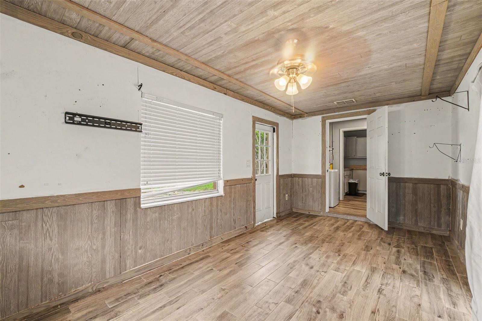 LAKE HENRY - Residential