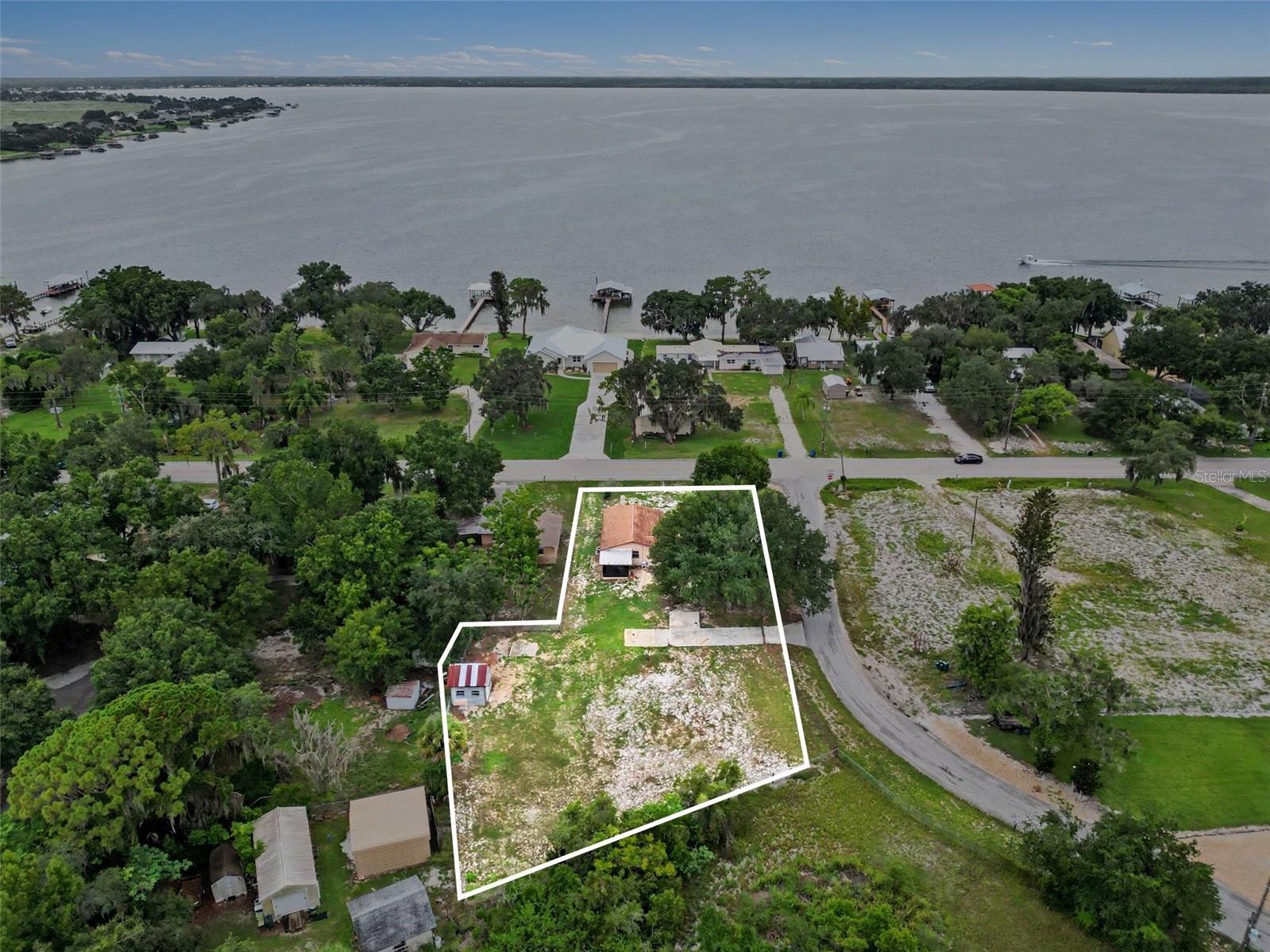 LAKE HENRY - Residential