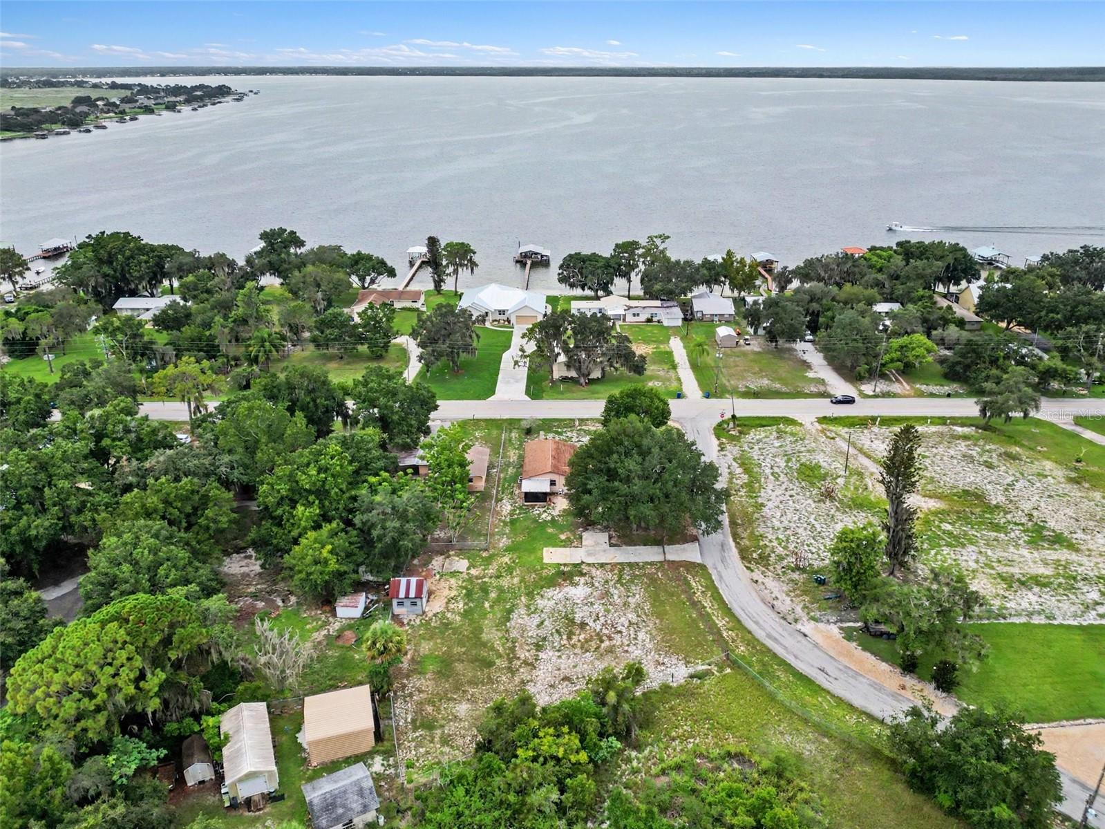 LAKE HENRY - Residential