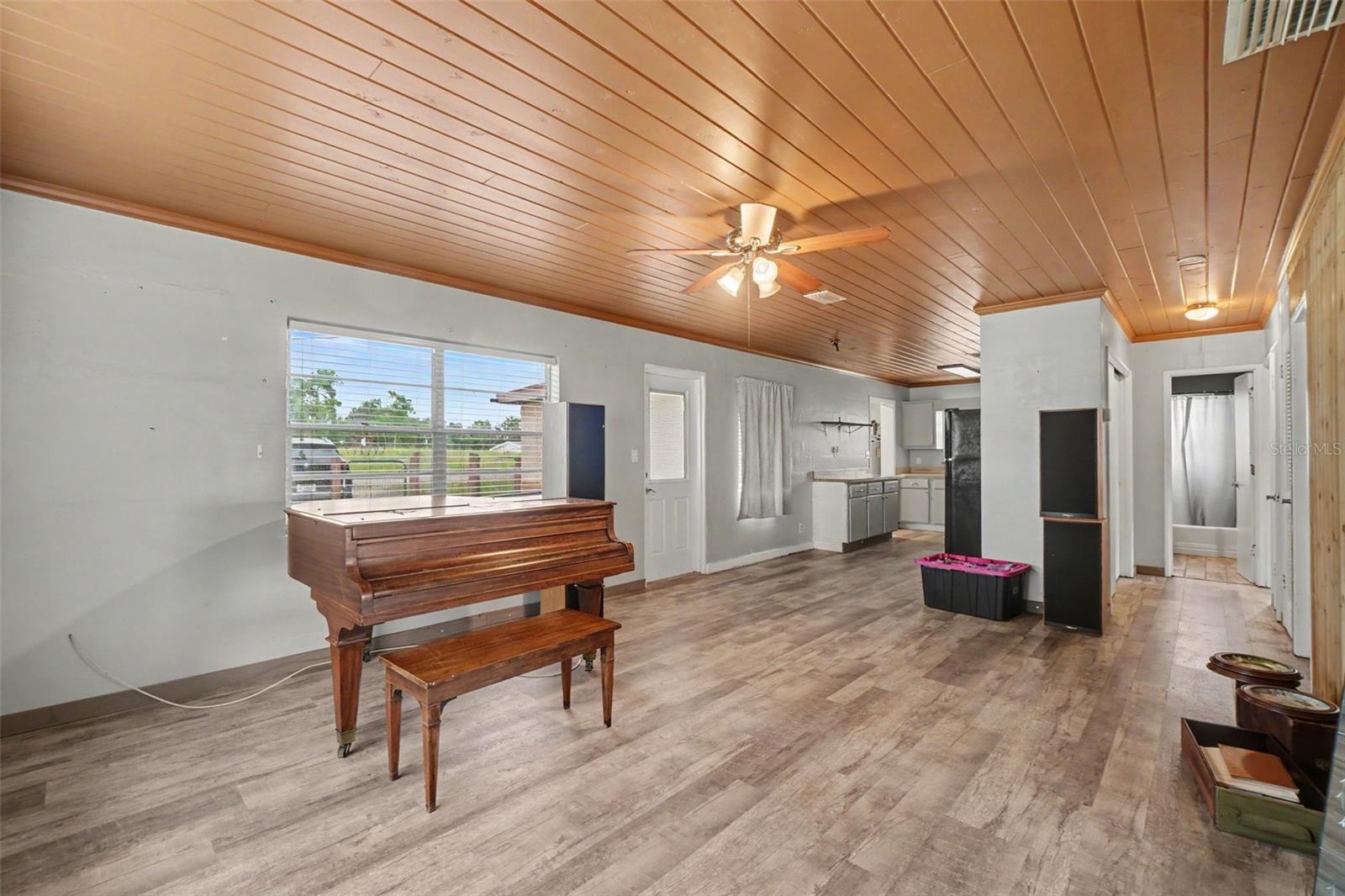 LAKE HENRY - Residential
