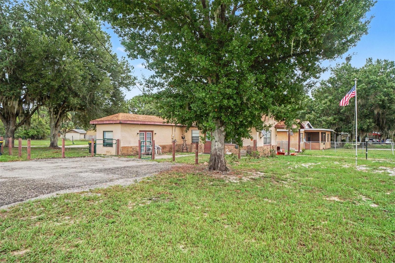 LAKE HENRY - Residential