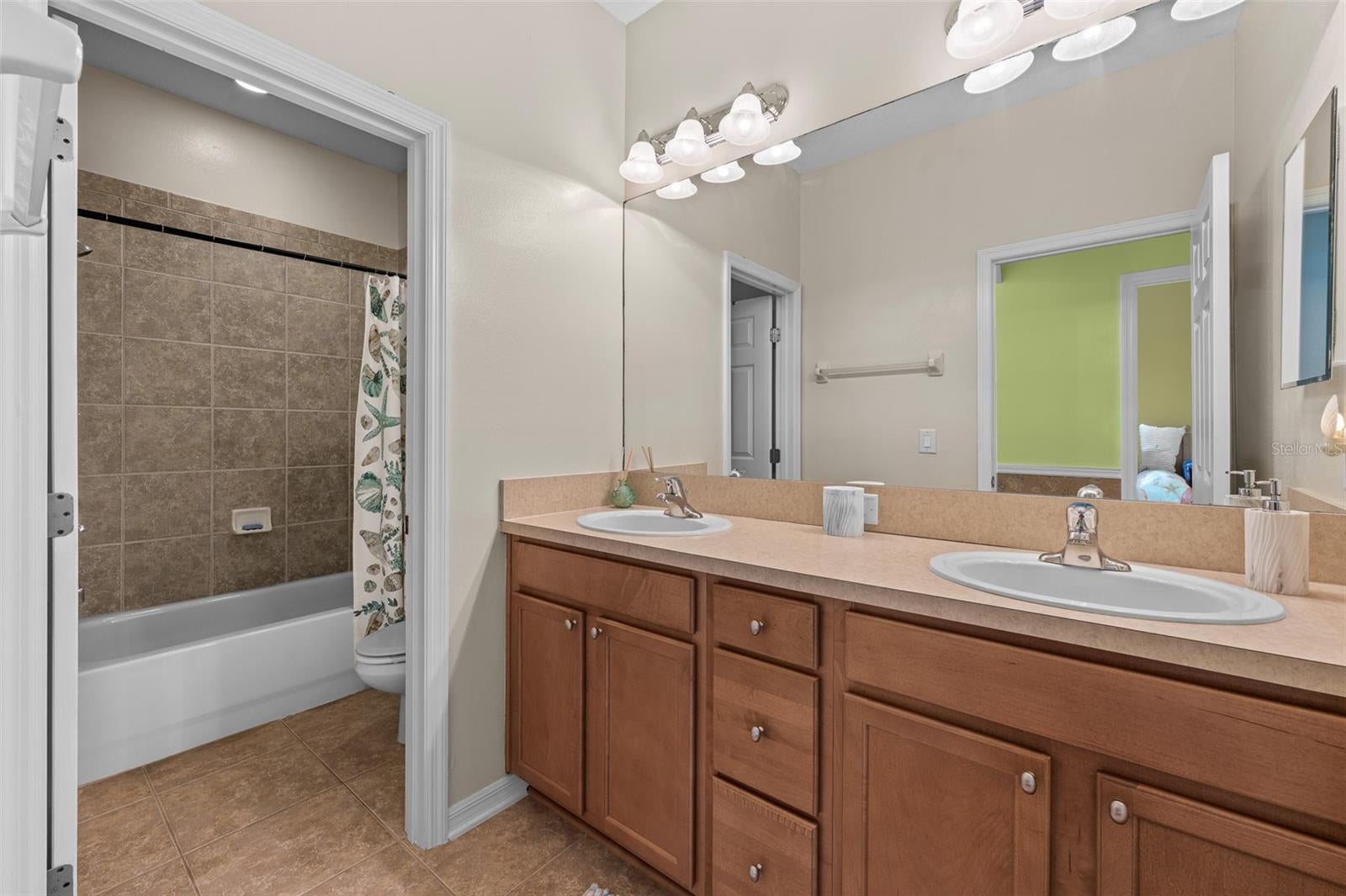 SOUTH HAMPTON - Residential