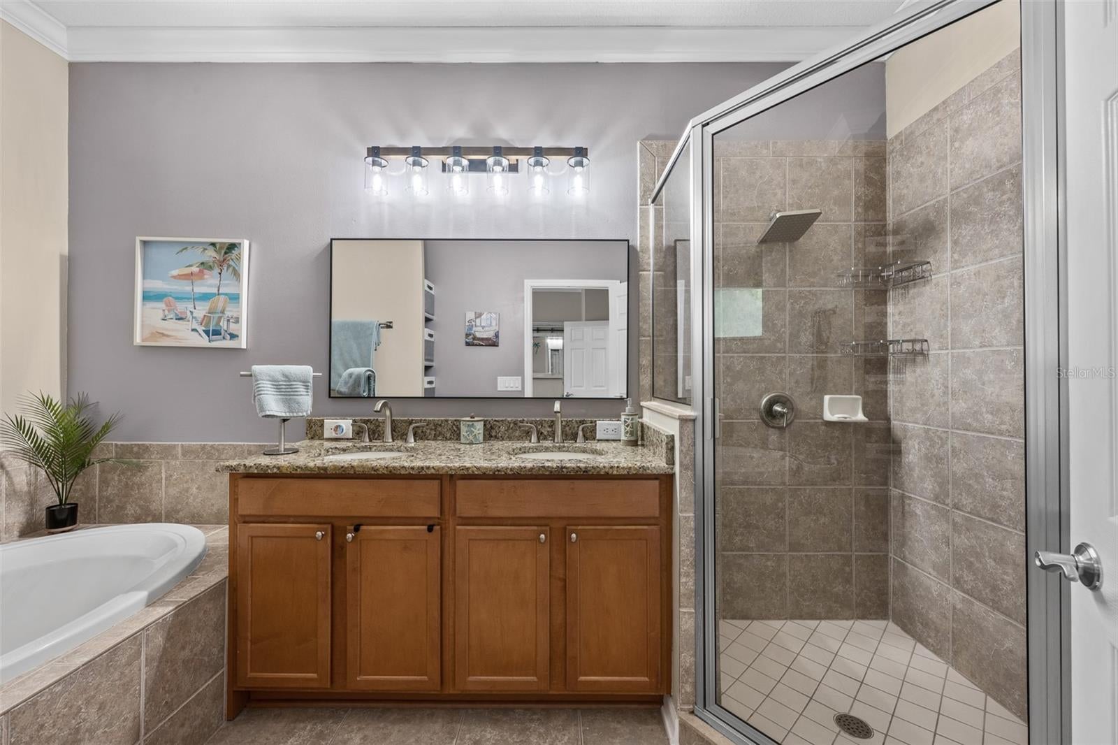 SOUTH HAMPTON - Residential