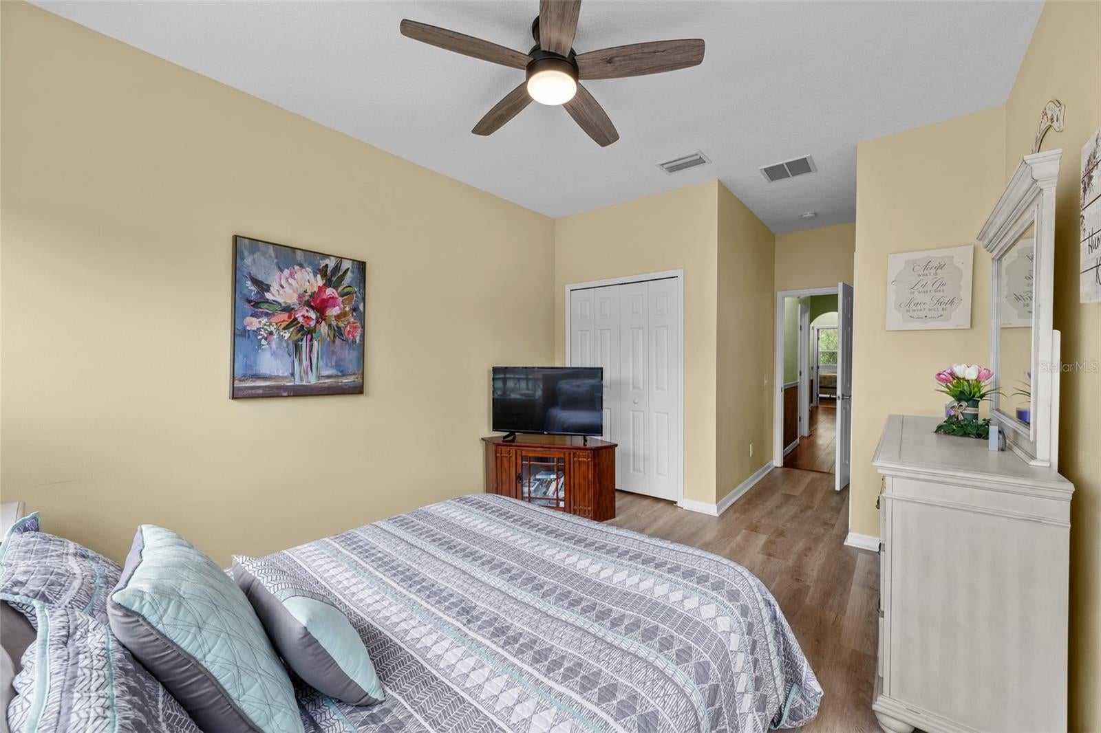 SOUTH HAMPTON - Residential