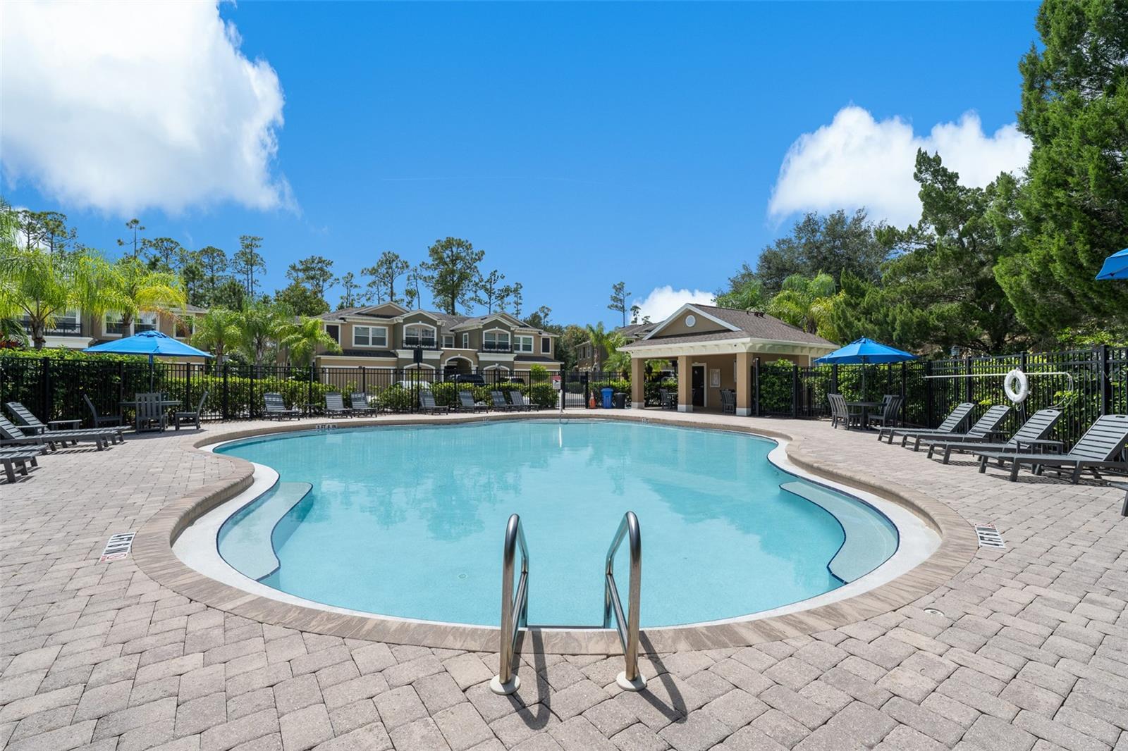 SOUTH HAMPTON - Residential