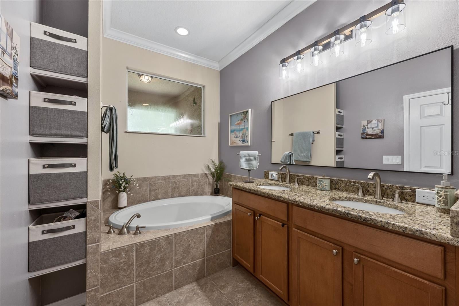 SOUTH HAMPTON - Residential