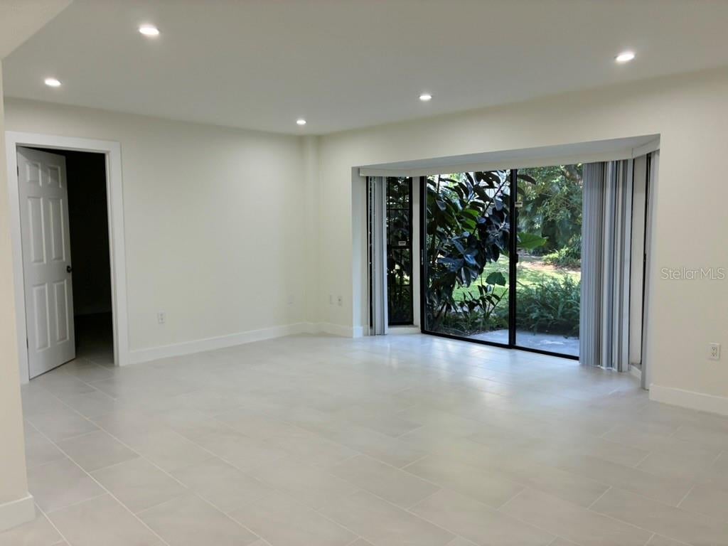 VILLAGE SQUARE CONDO - Residential