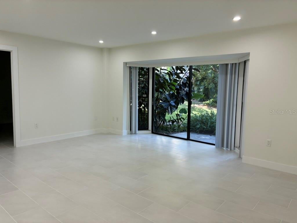 VILLAGE SQUARE CONDO - Residential