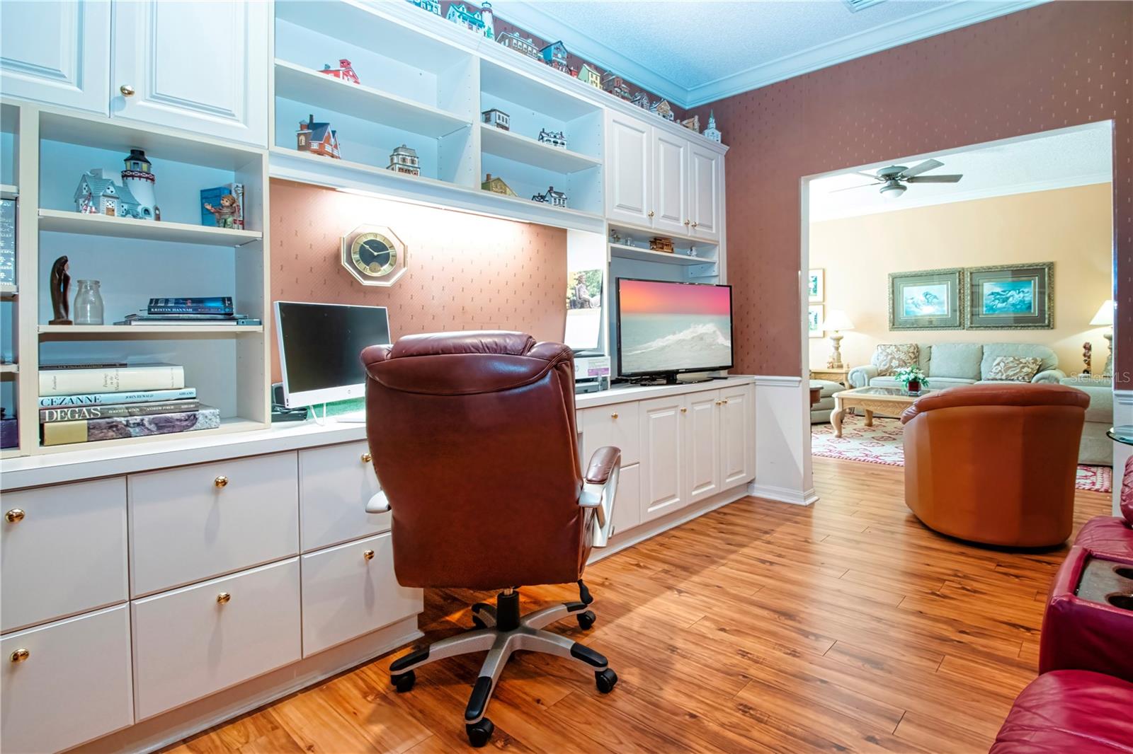 HERITAGE OAKS GOLF & COUNTRY CLUB - Residential