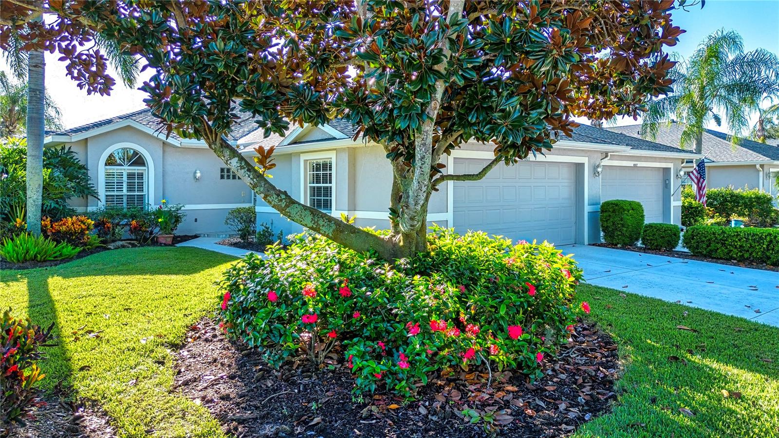 HERITAGE OAKS GOLF & COUNTRY CLUB - Residential